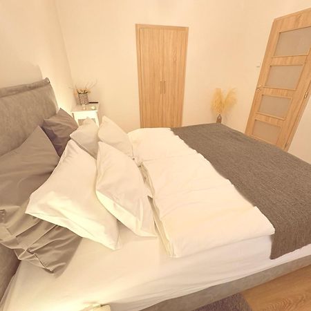Trio Apartments Острава Екстериор снимка