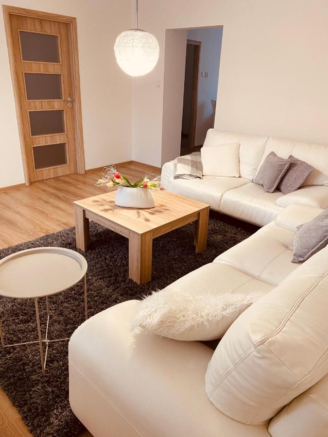 Trio Apartments Острава Екстериор снимка