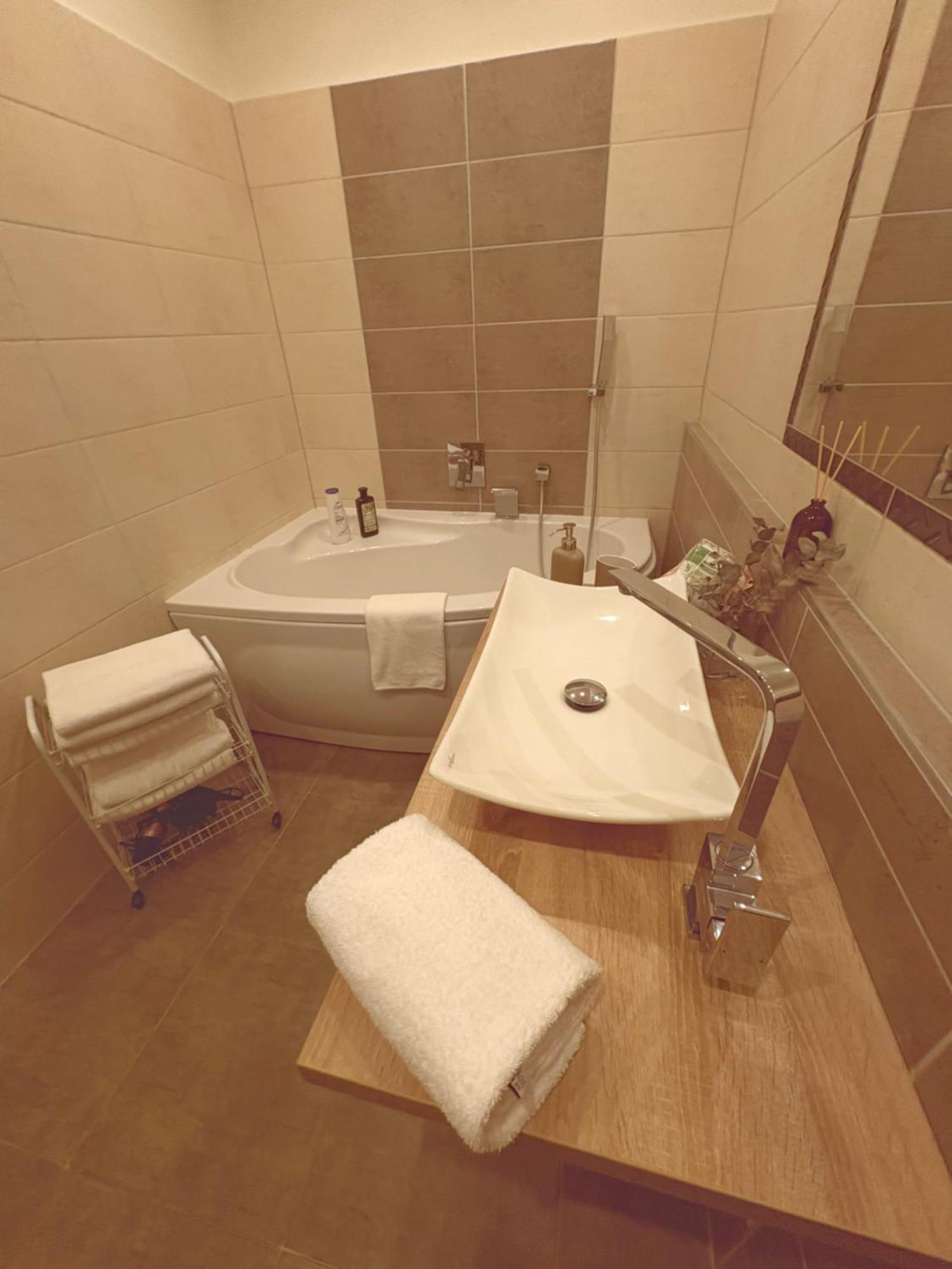Trio Apartments Острава Екстериор снимка