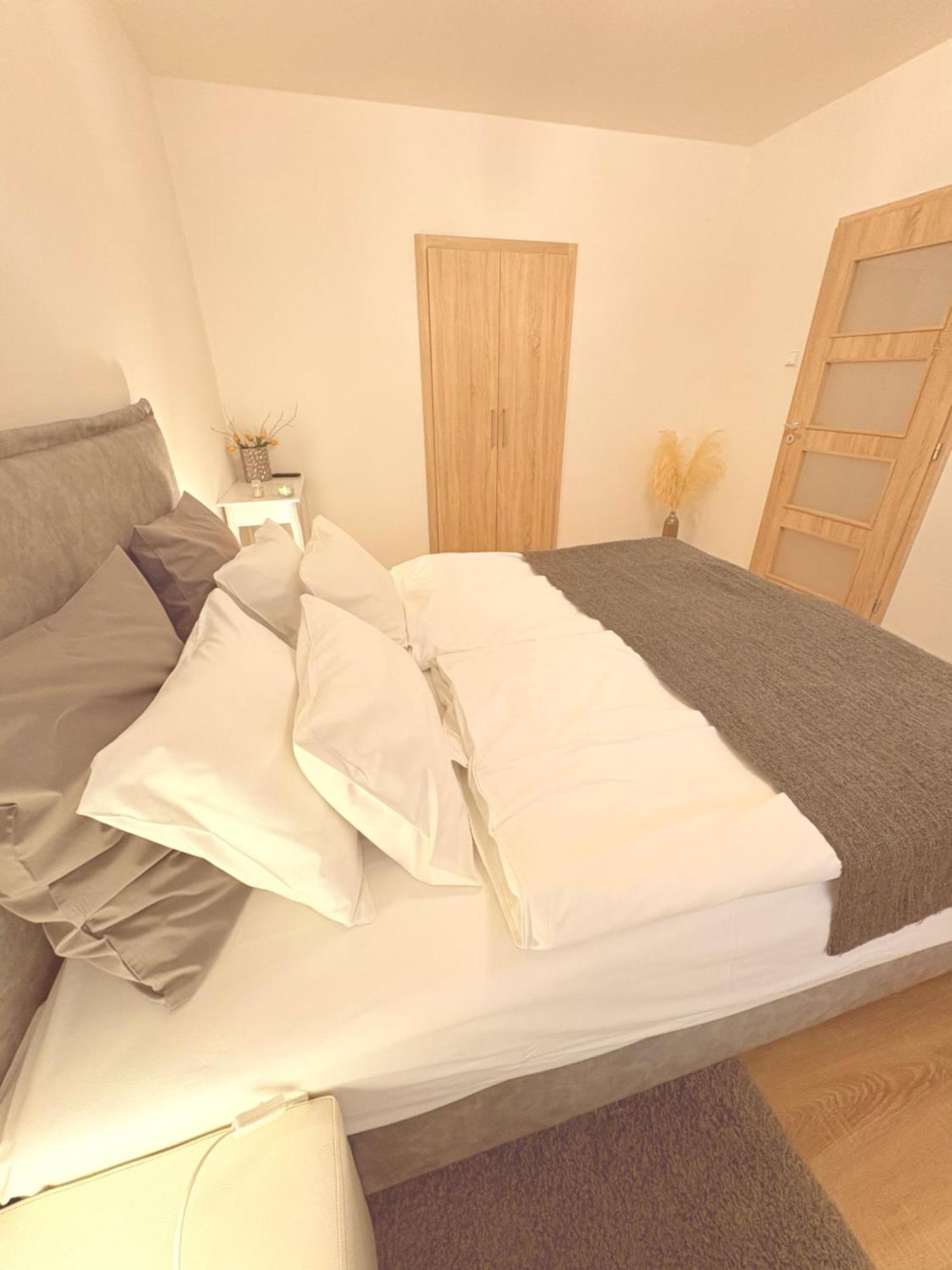 Trio Apartments Острава Екстериор снимка