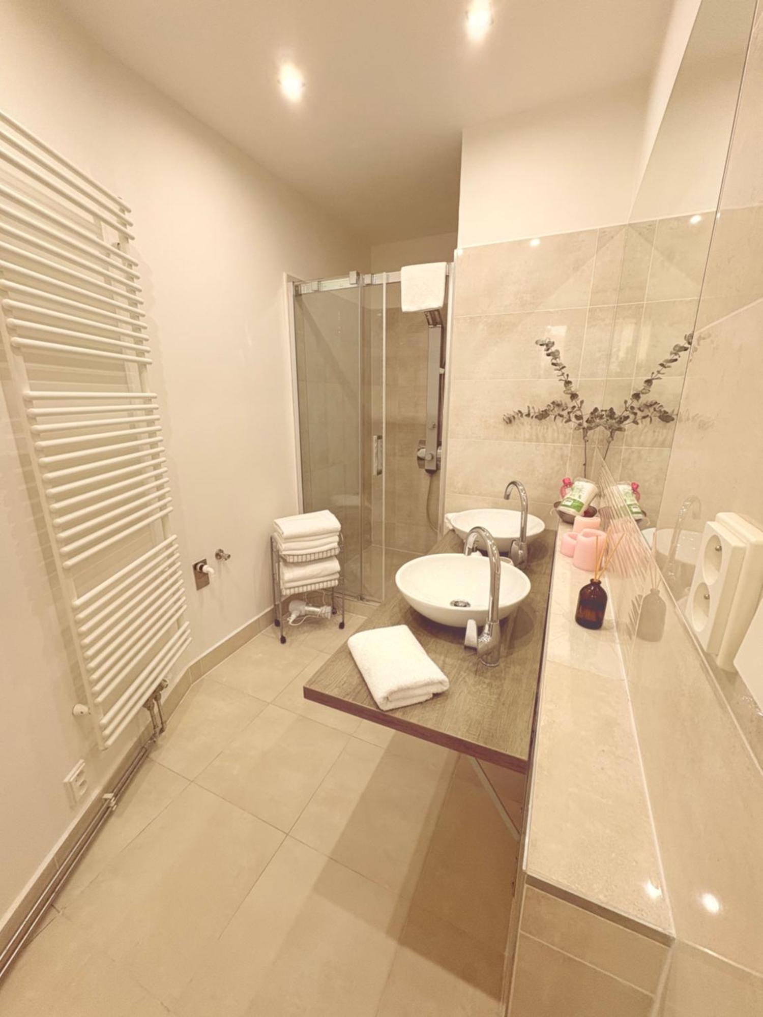 Trio Apartments Острава Екстериор снимка