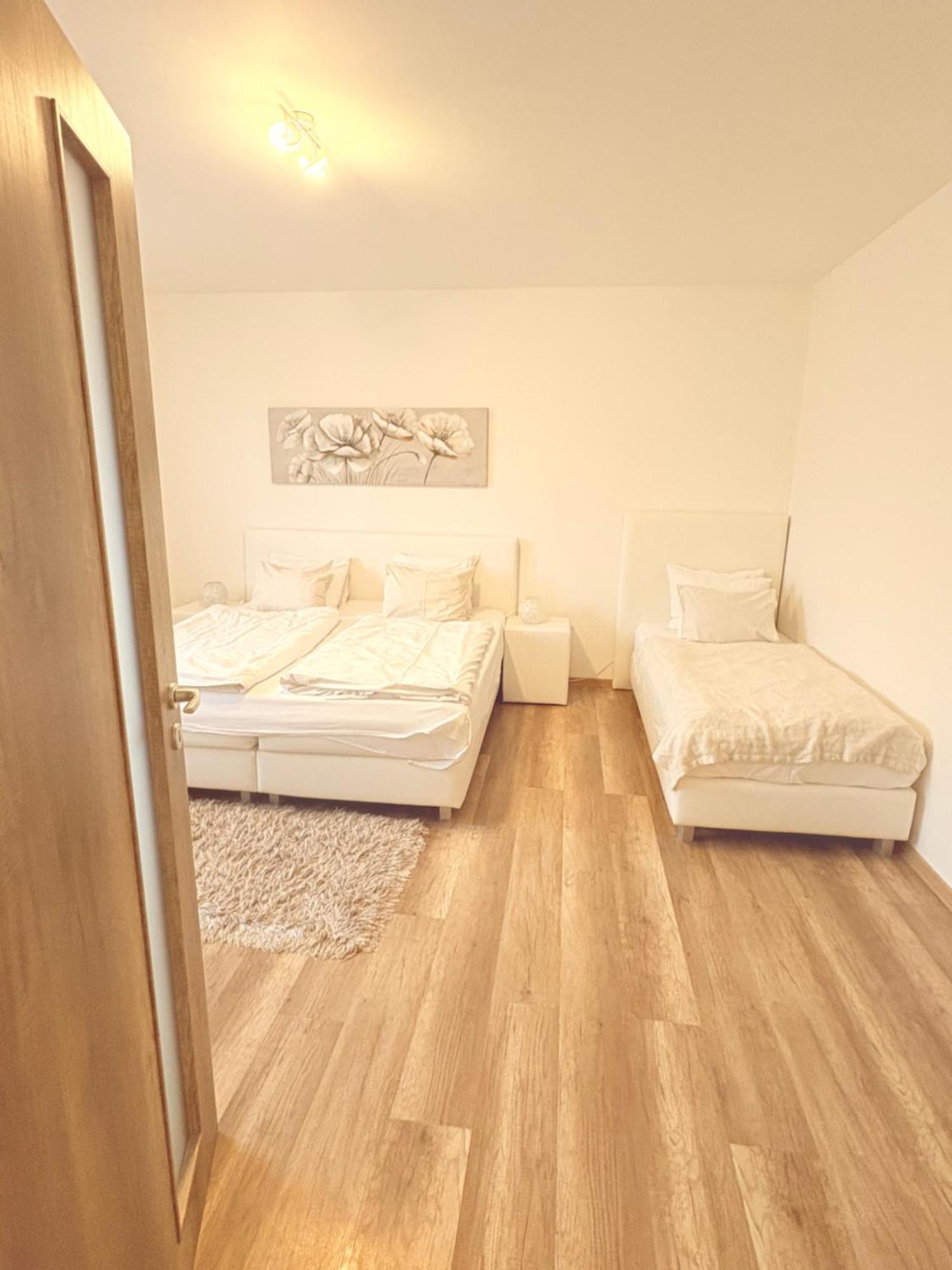 Trio Apartments Острава Екстериор снимка