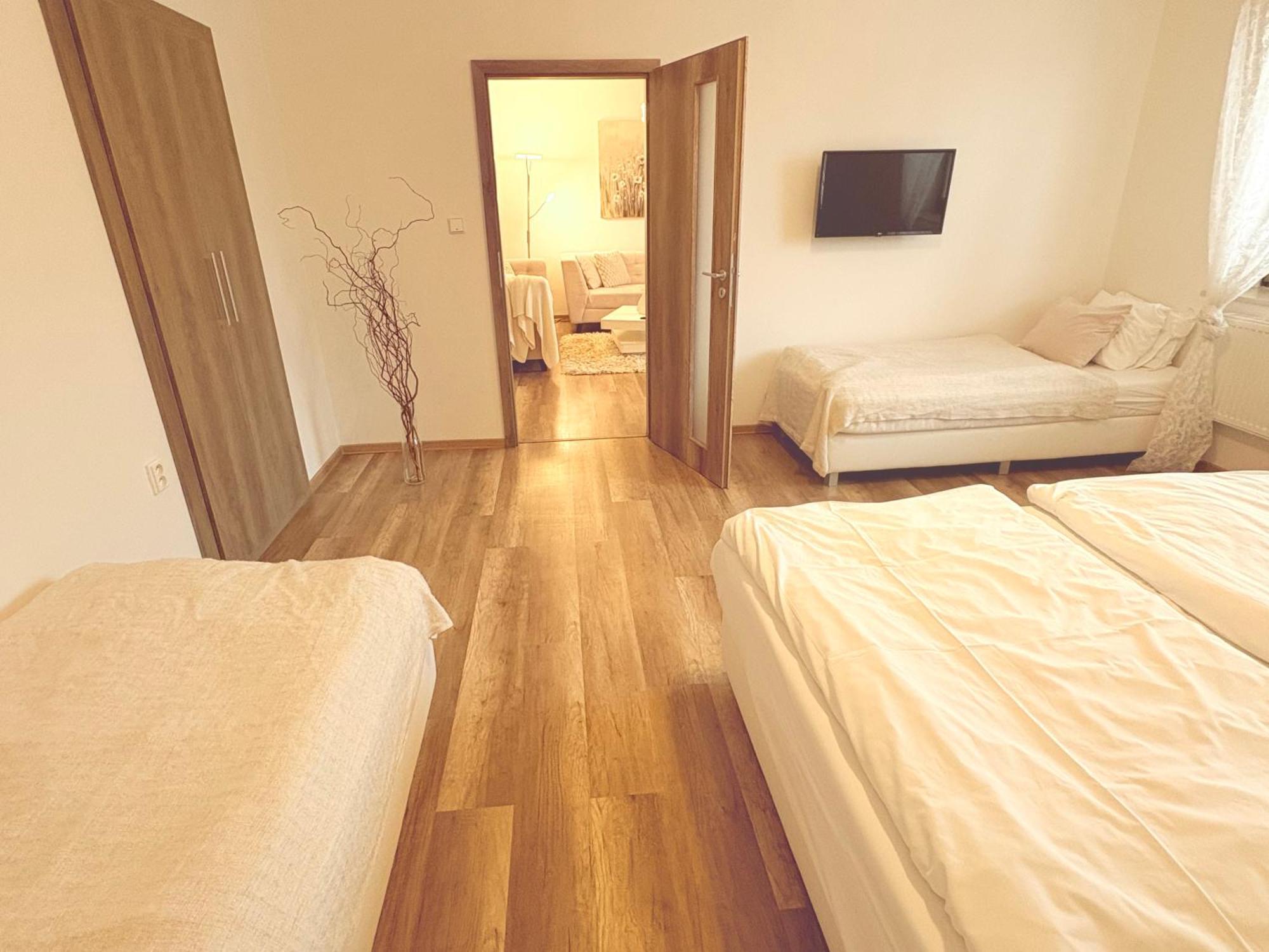 Trio Apartments Острава Екстериор снимка
