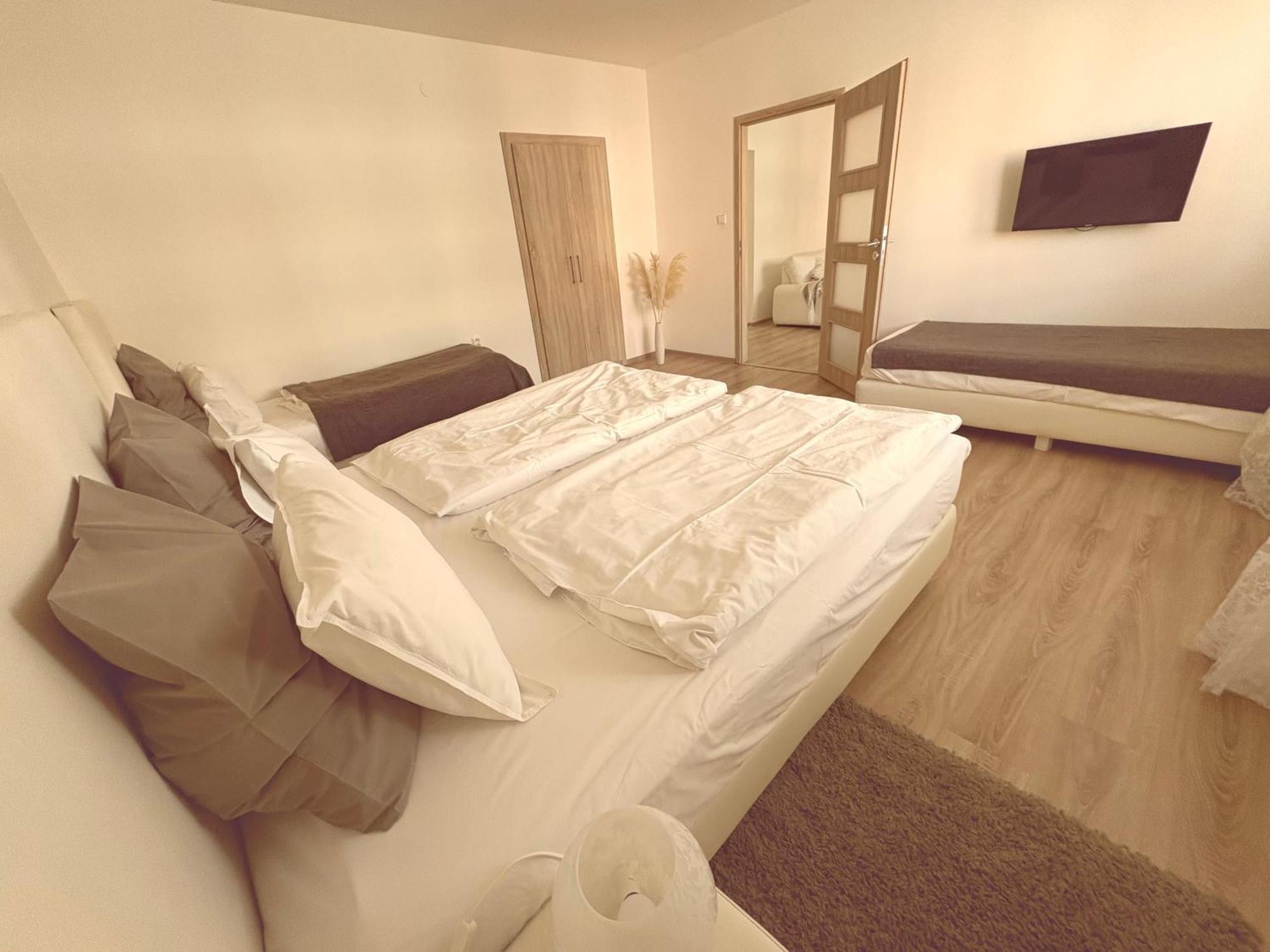 Trio Apartments Острава Екстериор снимка