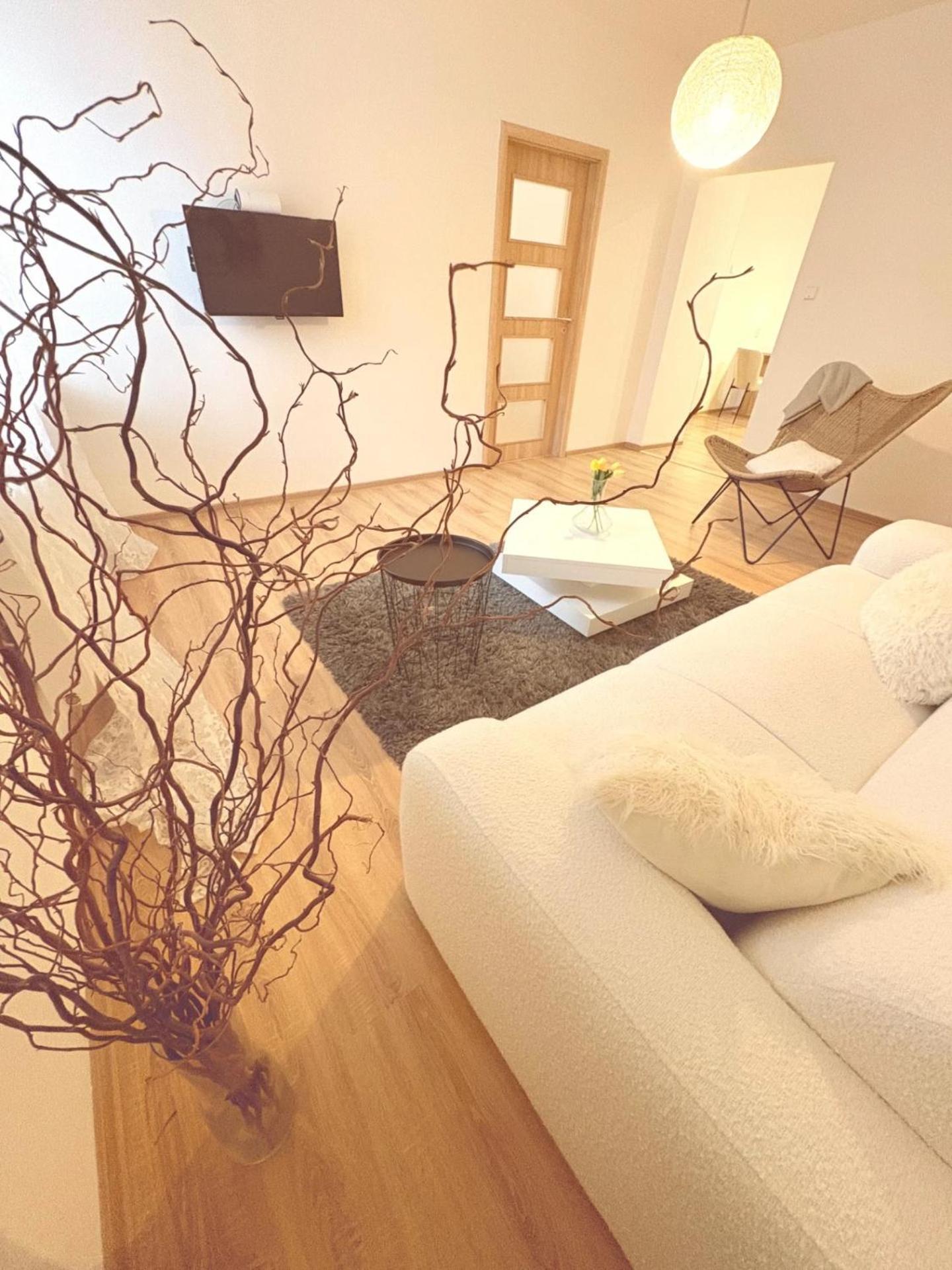 Trio Apartments Острава Екстериор снимка